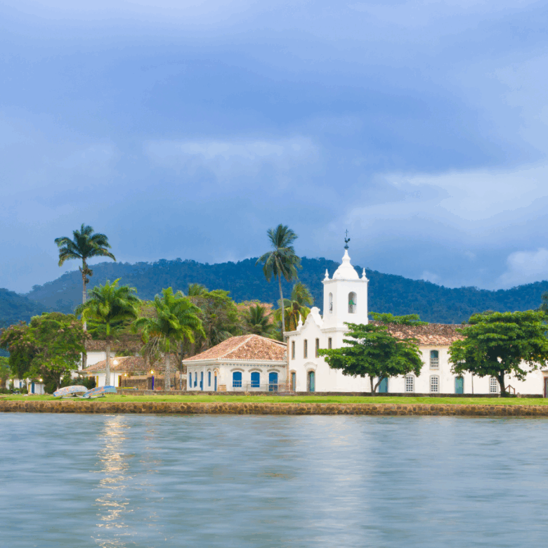Morar no Centro Histórico de Paraty: charme, cultura e valorização