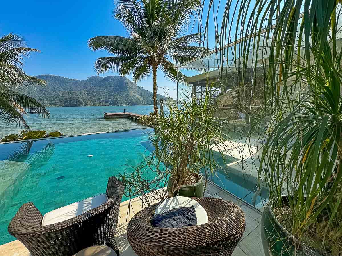 casa beira-mar Angra piscina infinita