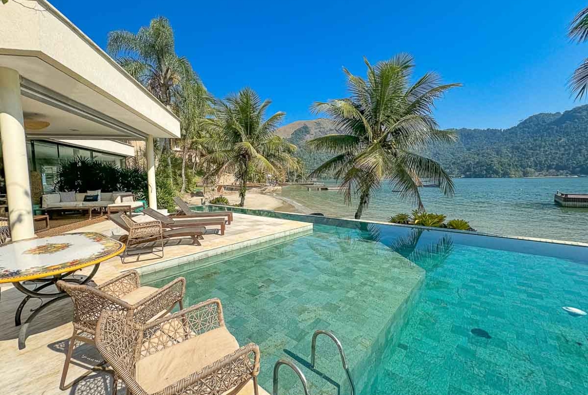 casa beira-mar Angra área de lazer