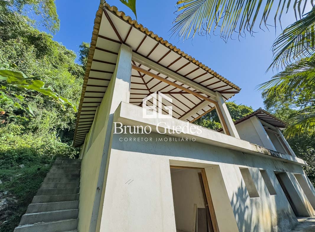Fachada principal do sítio à venda em Paraty Mirim