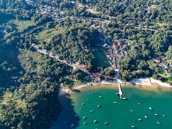 terreno frente mar Paraty vista aérea