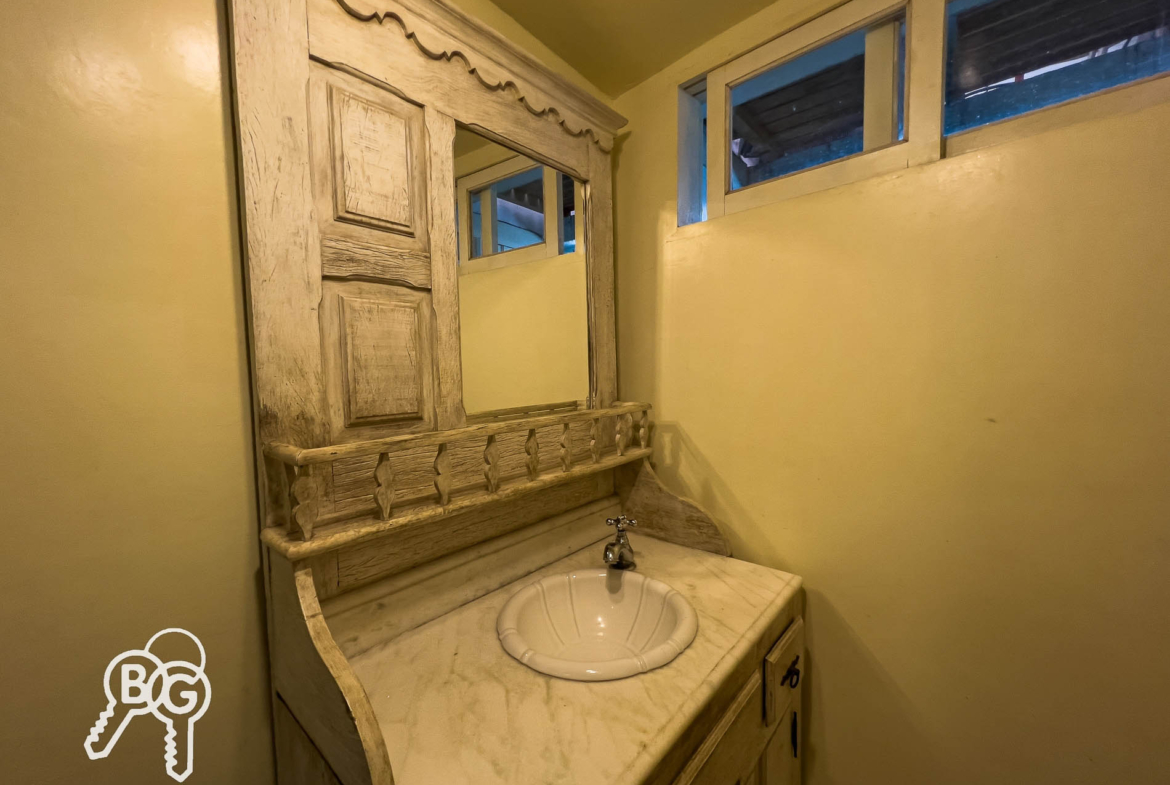 Lavabo – Casa no Centro Histórico de Paraty para uso residencial ou comercial
