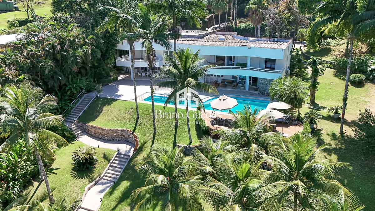 casa pé na areia Angra fachada voltada para o mar