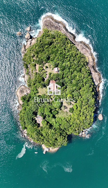 Ilha à venda em Paraty em frente à Ilha do Algodão