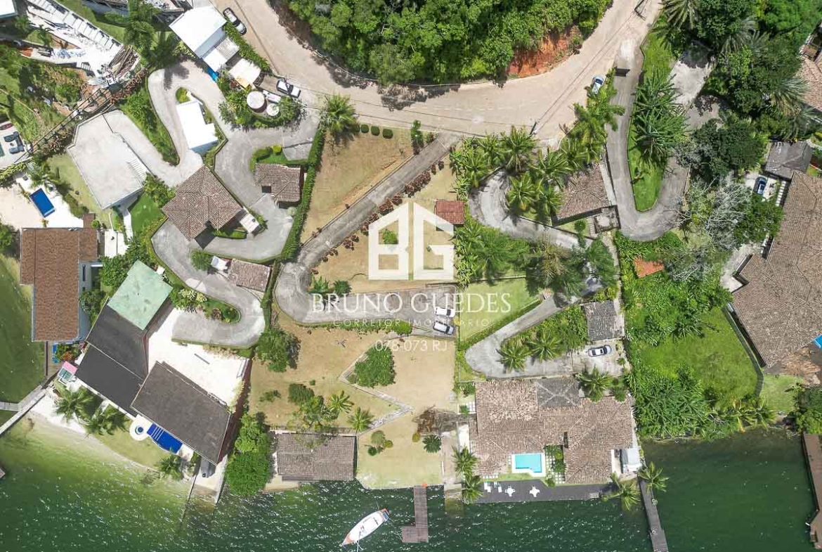 vista aérea da casa à venda Caieirinhas Angra dos Reis