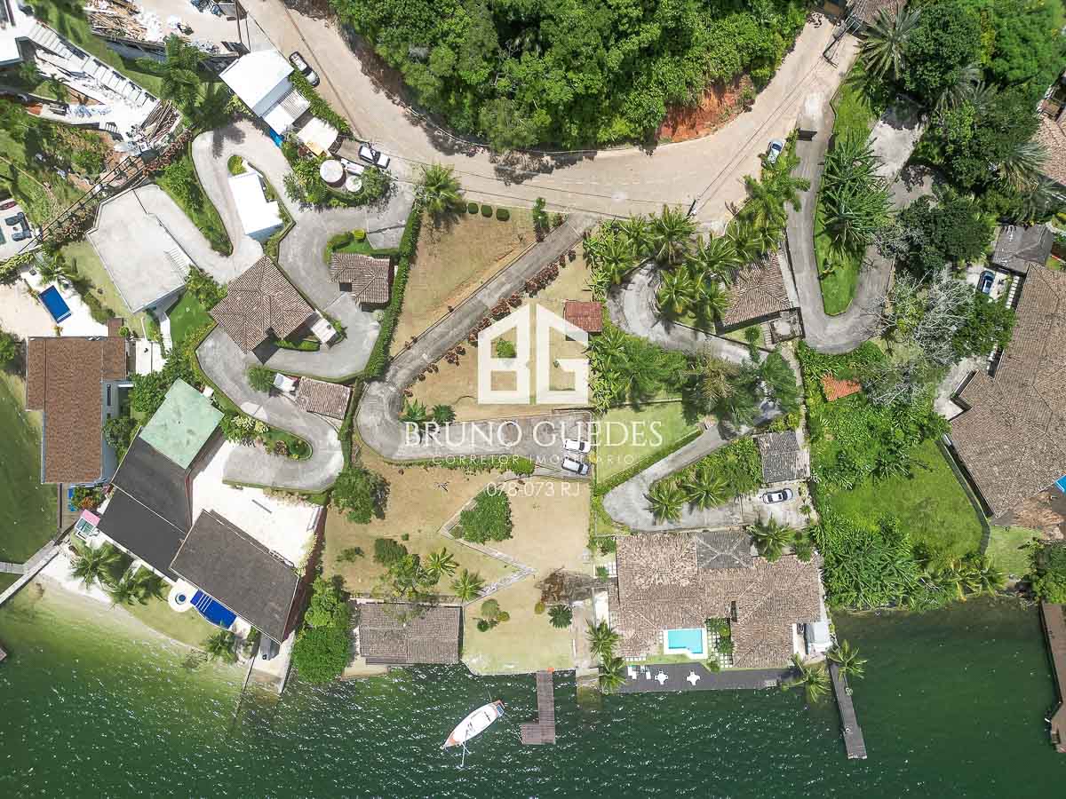 vista aérea da casa à venda Caieirinhas Angra dos Reis