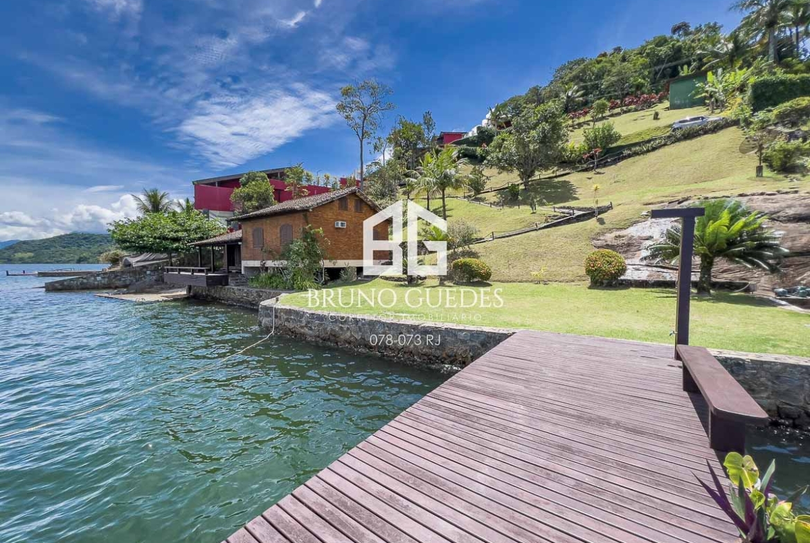 infraestrutura completa para barcos em casa beira mar