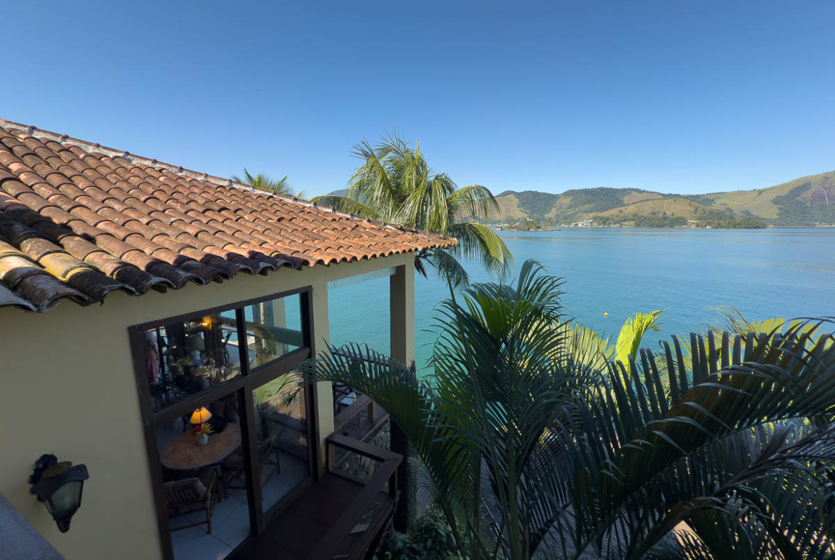 residência frente mar Angra varanda ampla