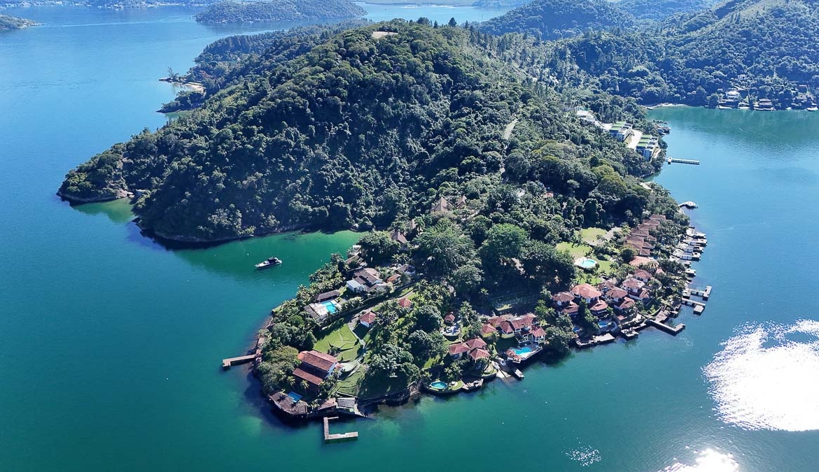 Casa frente mar à venda em Angra dos Reis vista aérea