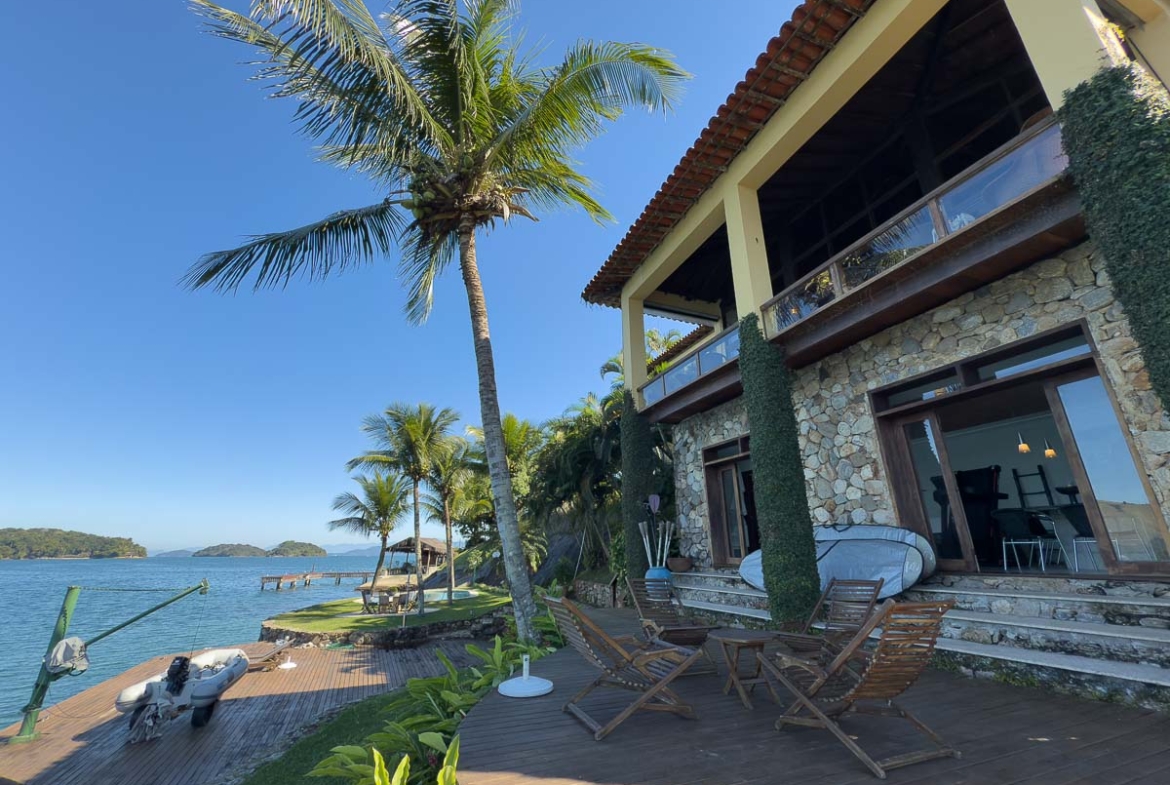 casa frente mar Angra fachada principal