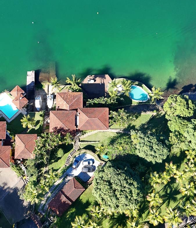 Casa frente mar à venda em Angra dos Reis – Ponta da Cruz