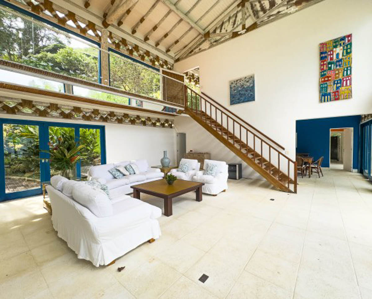 residência luxo Angra sala de TV moderna