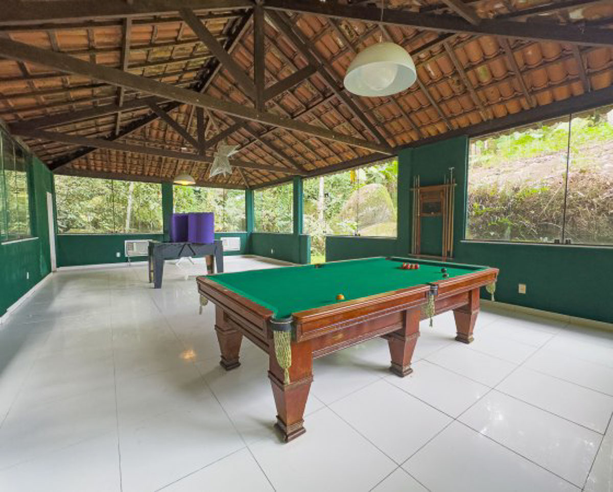 casa pé na areia Angra salão de jogos