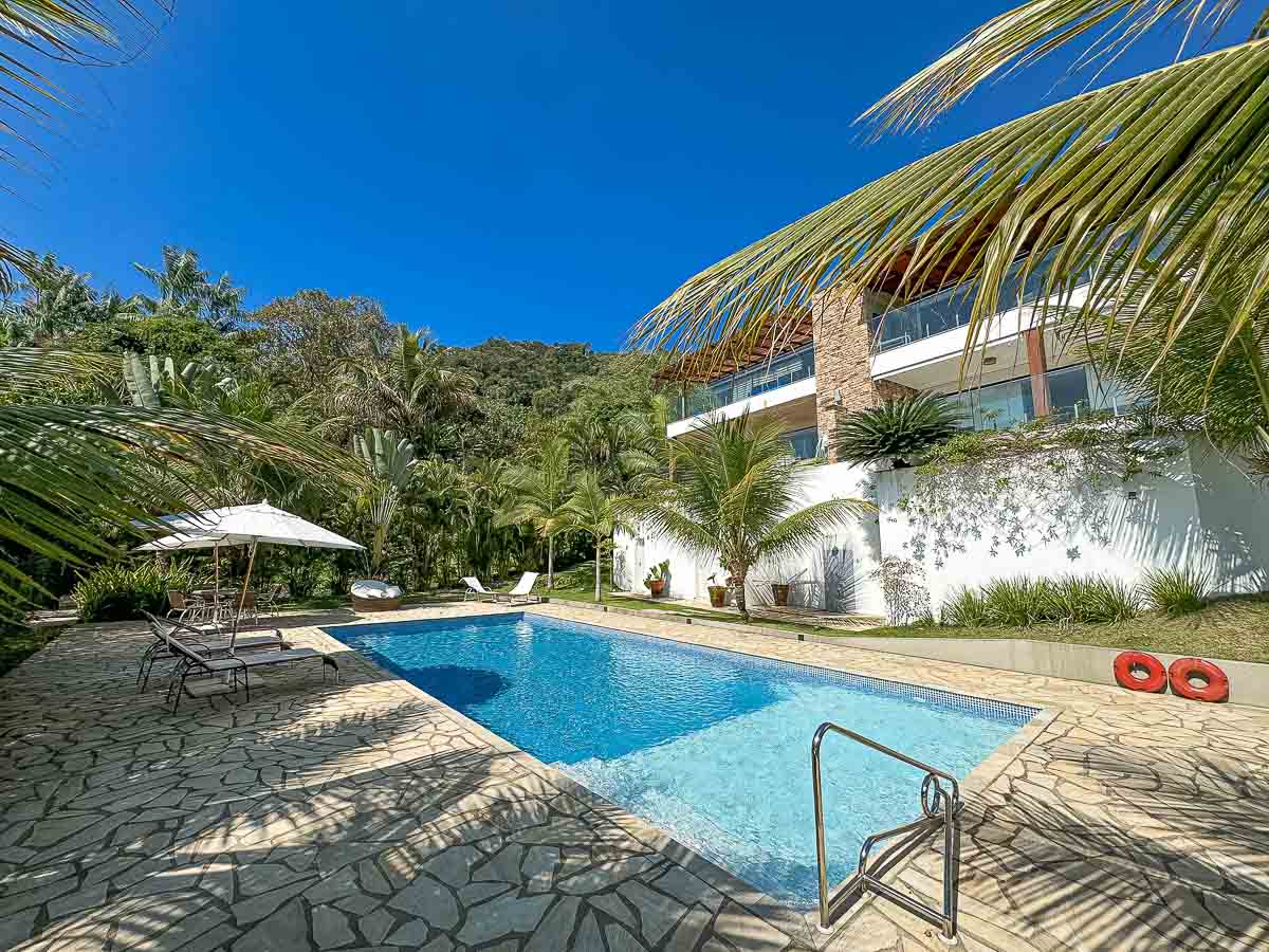 residência vista mar Paraty piscina do condomínio