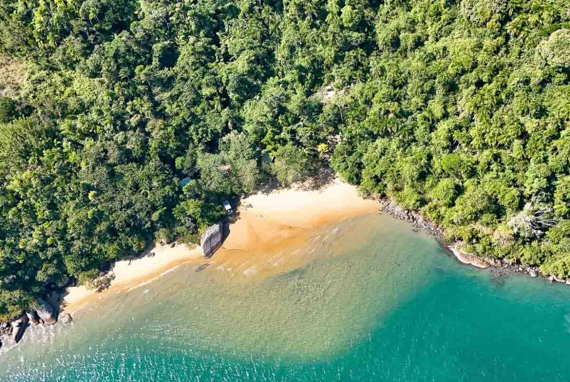sítio frente mar Paraty área preservada