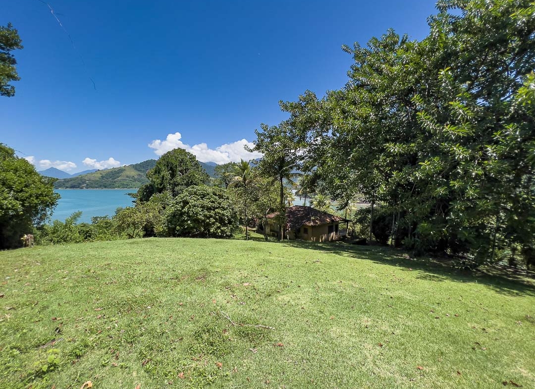 Vista front mar em ilha à venda Paraty