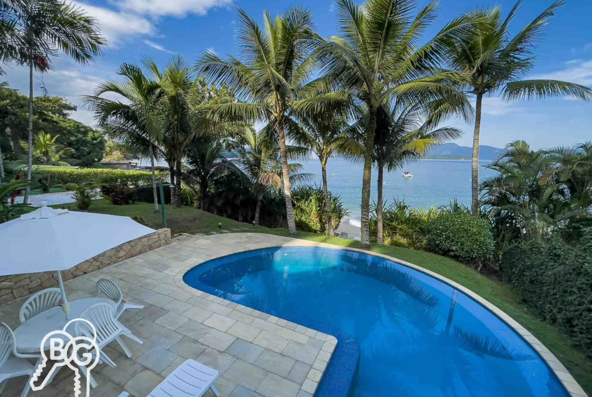 casa frente mar angra dos reis piscina