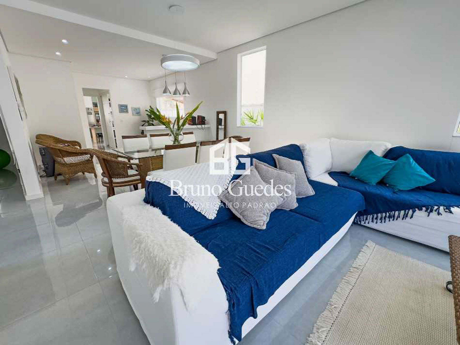 sala de estar da casa residencial em Angra