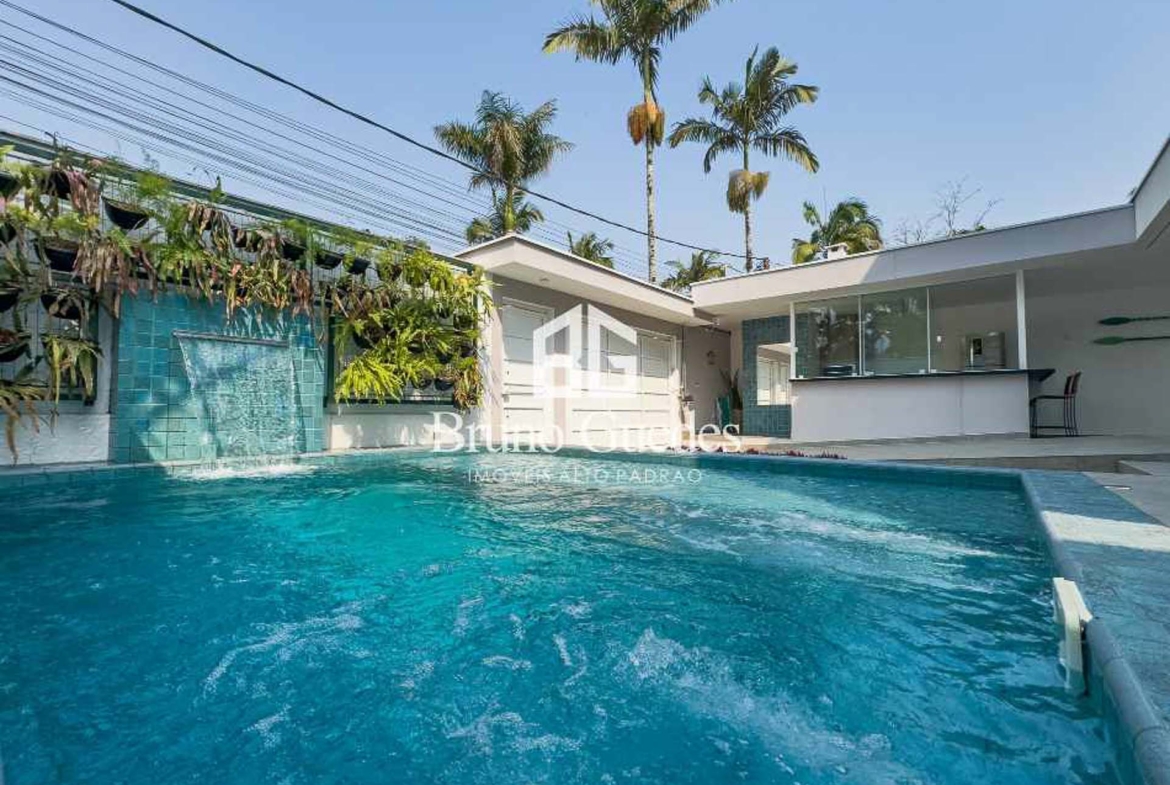 piscina com leds em casa residencial angra