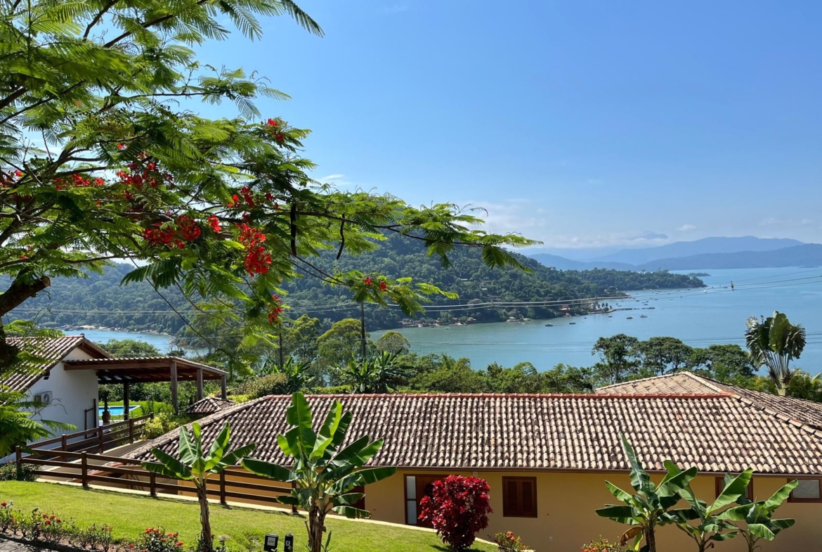 casas vista mar paraty condomínio fechado