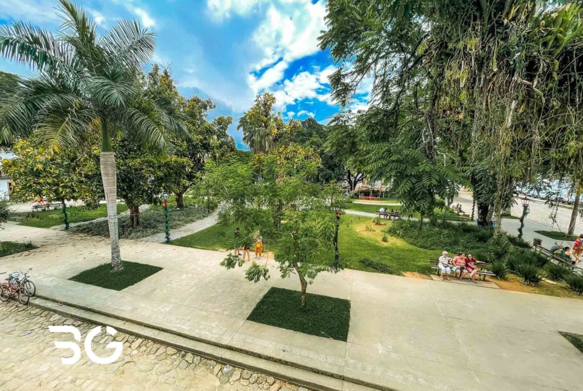 jardim interno sobrado paraty