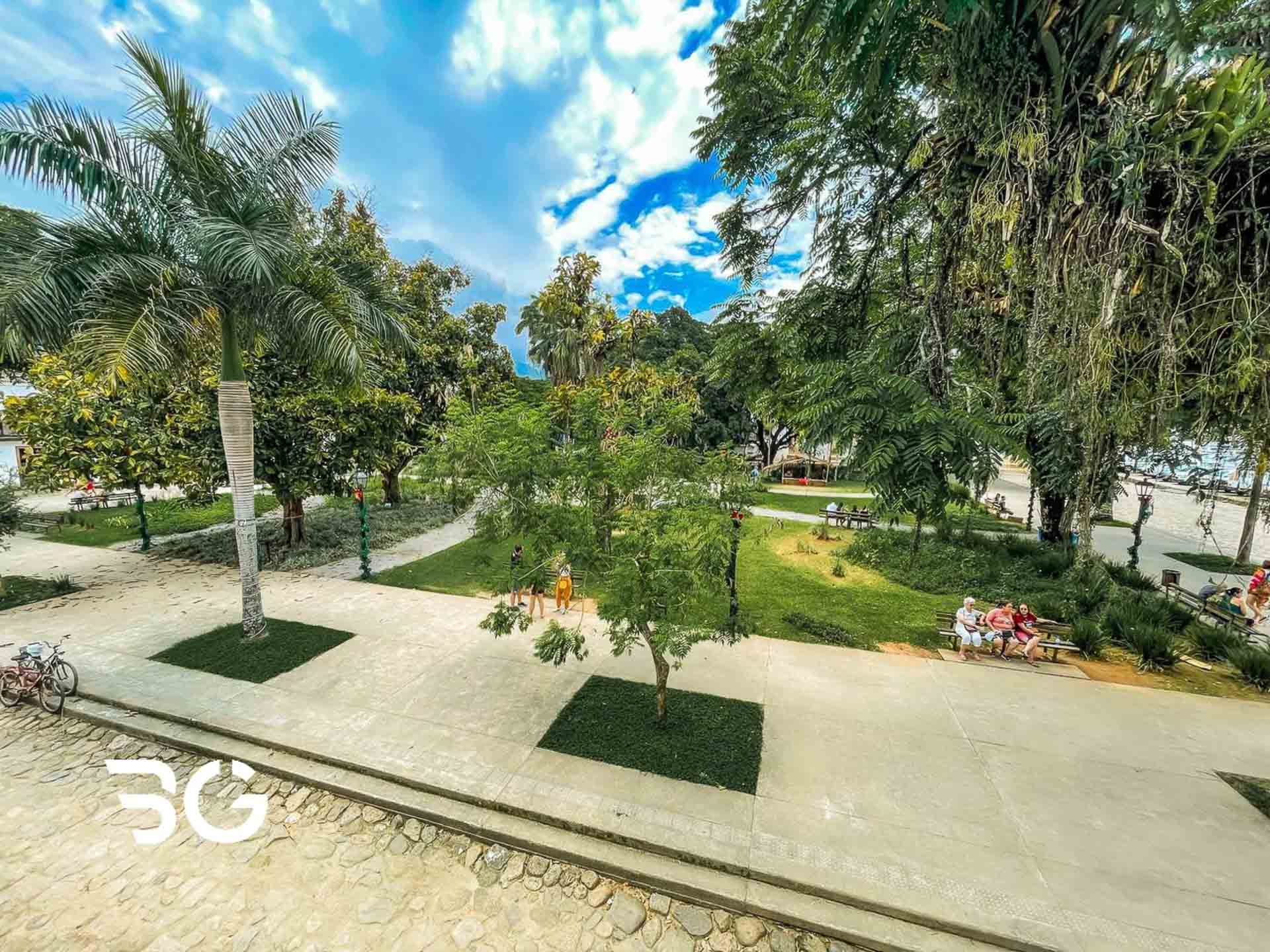 jardim interno sobrado paraty