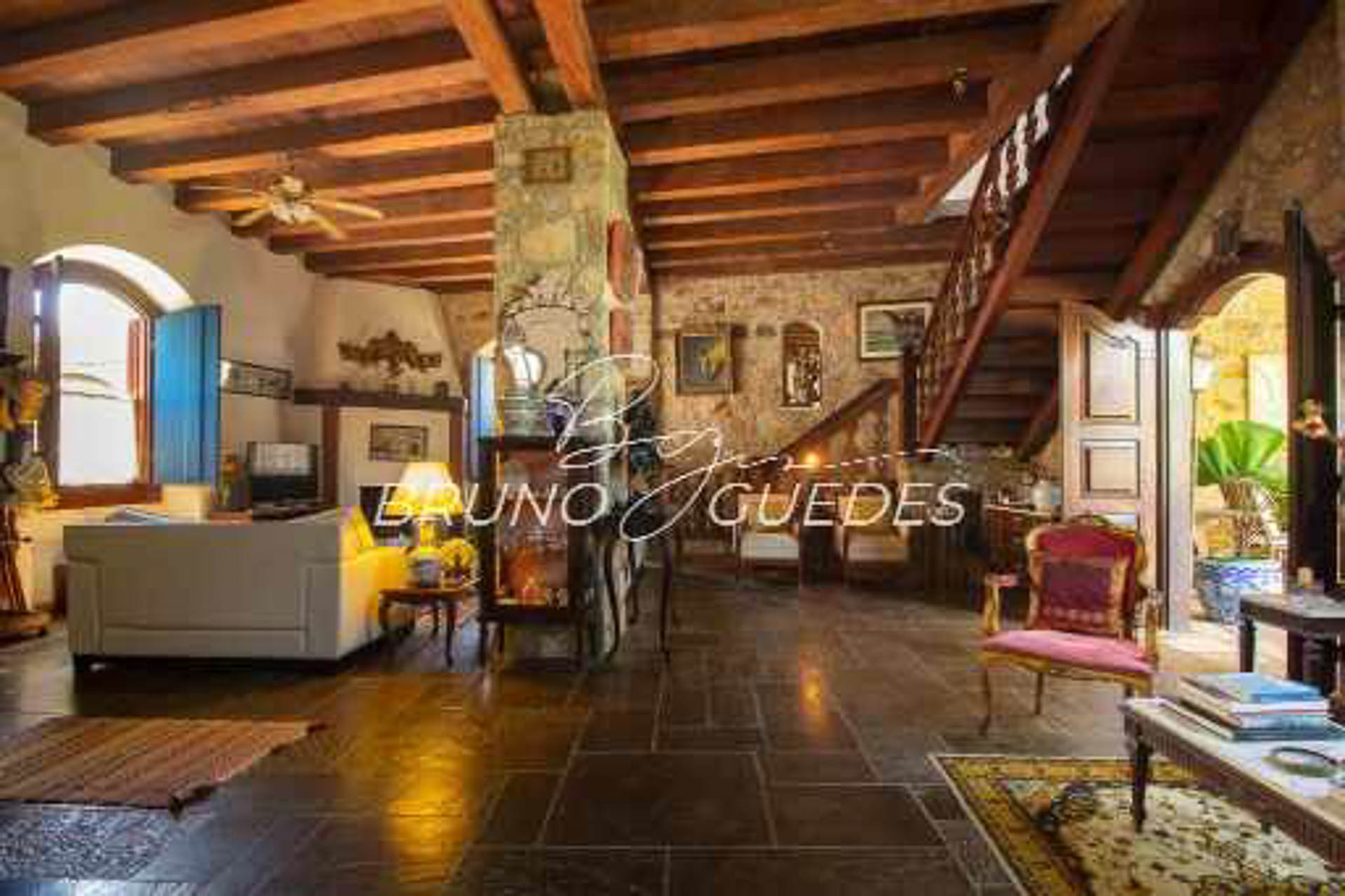 sala madeira maciça sobrado paraty