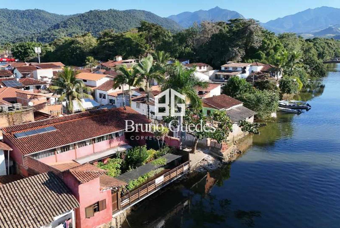 casa com deck em paraty