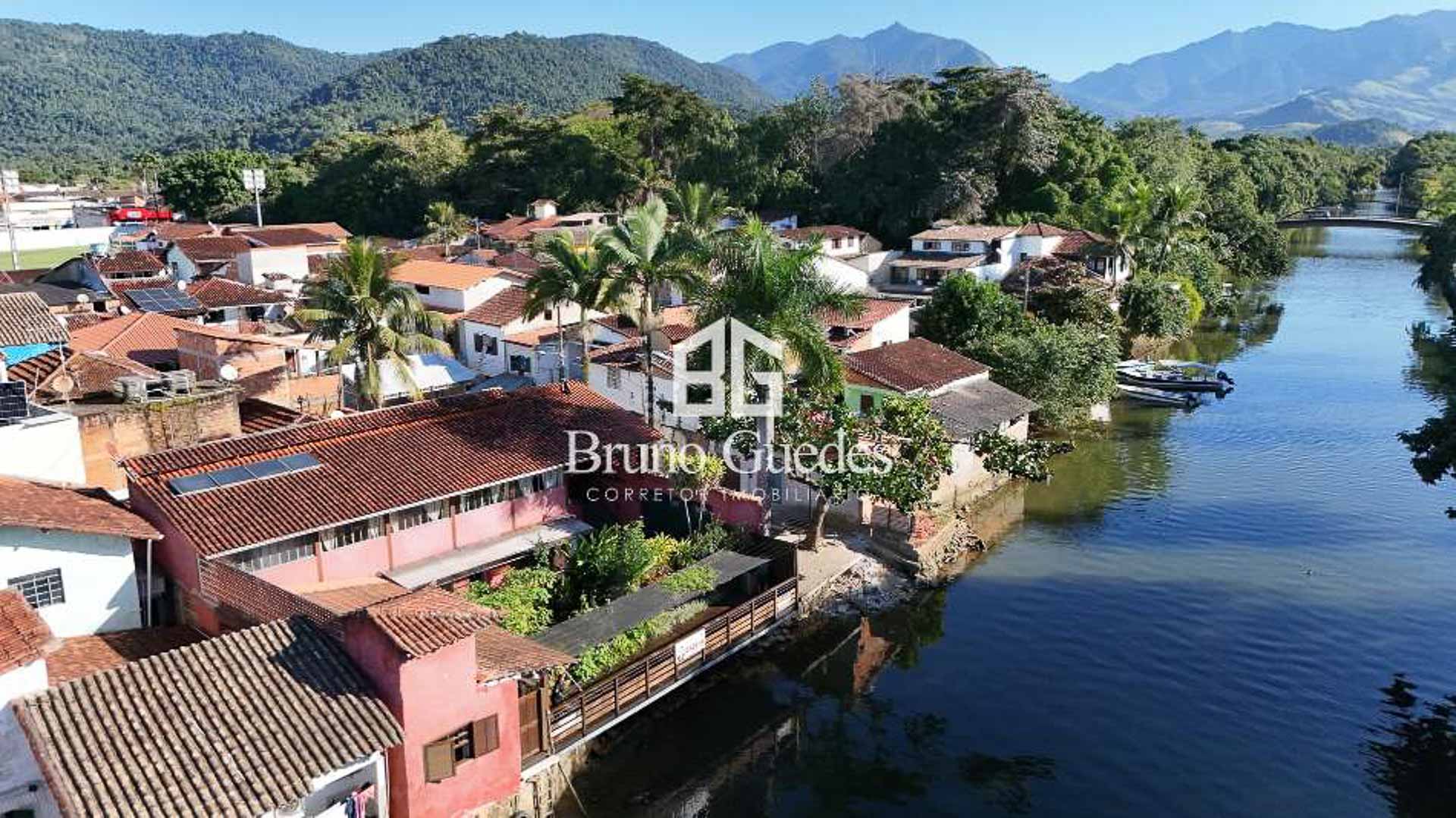 casa com deck em paraty