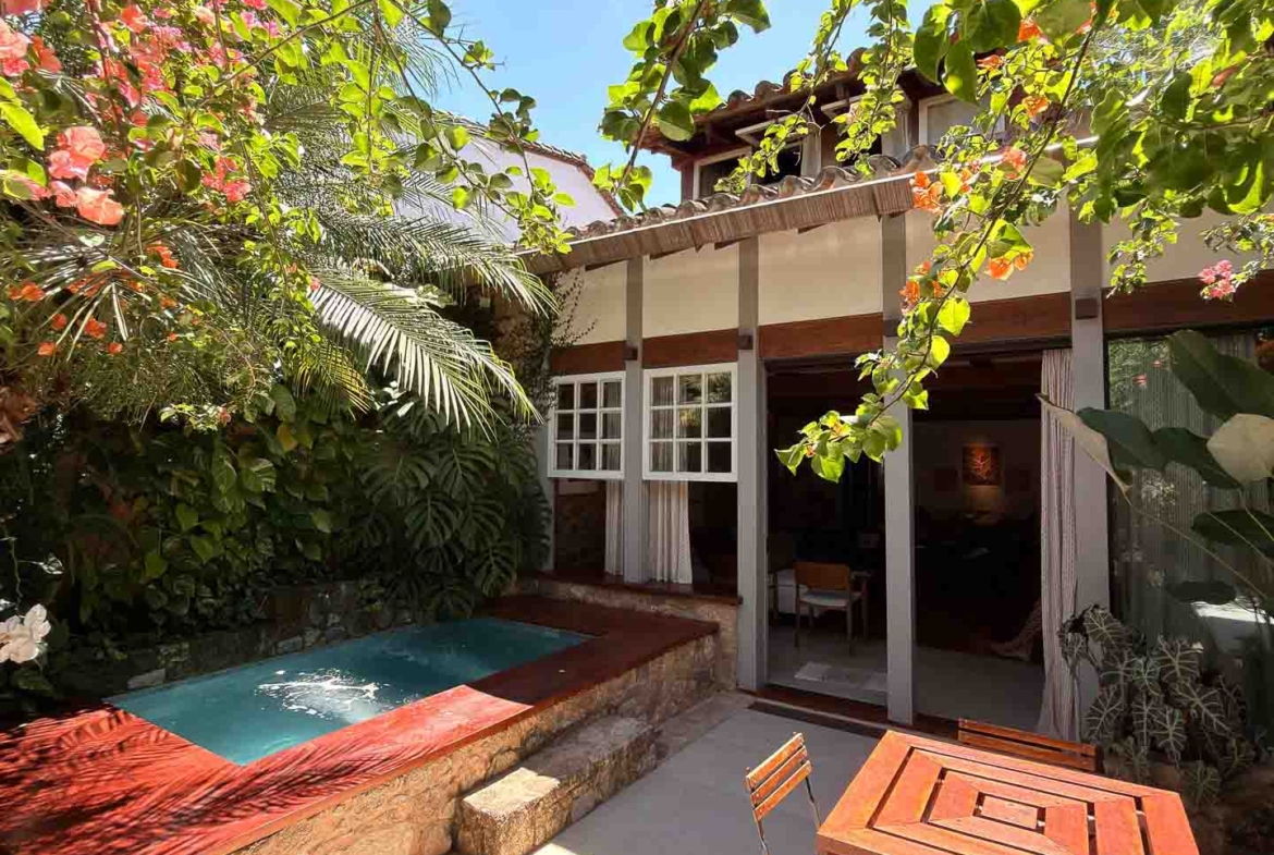piscina em casa histórica paraty