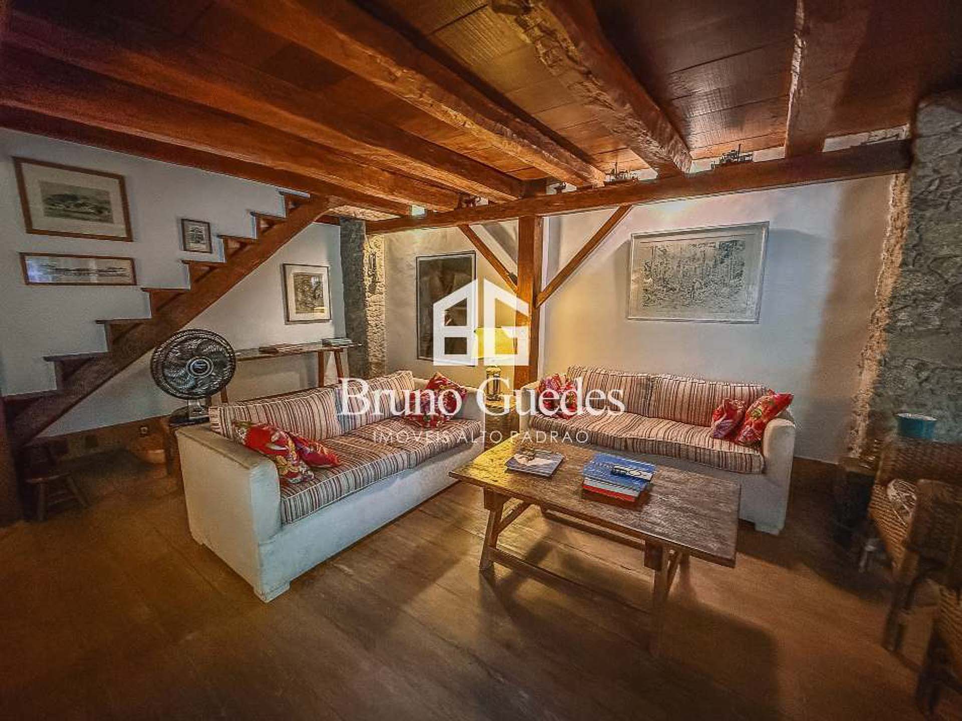 sala integrada imóvel moderno paraty