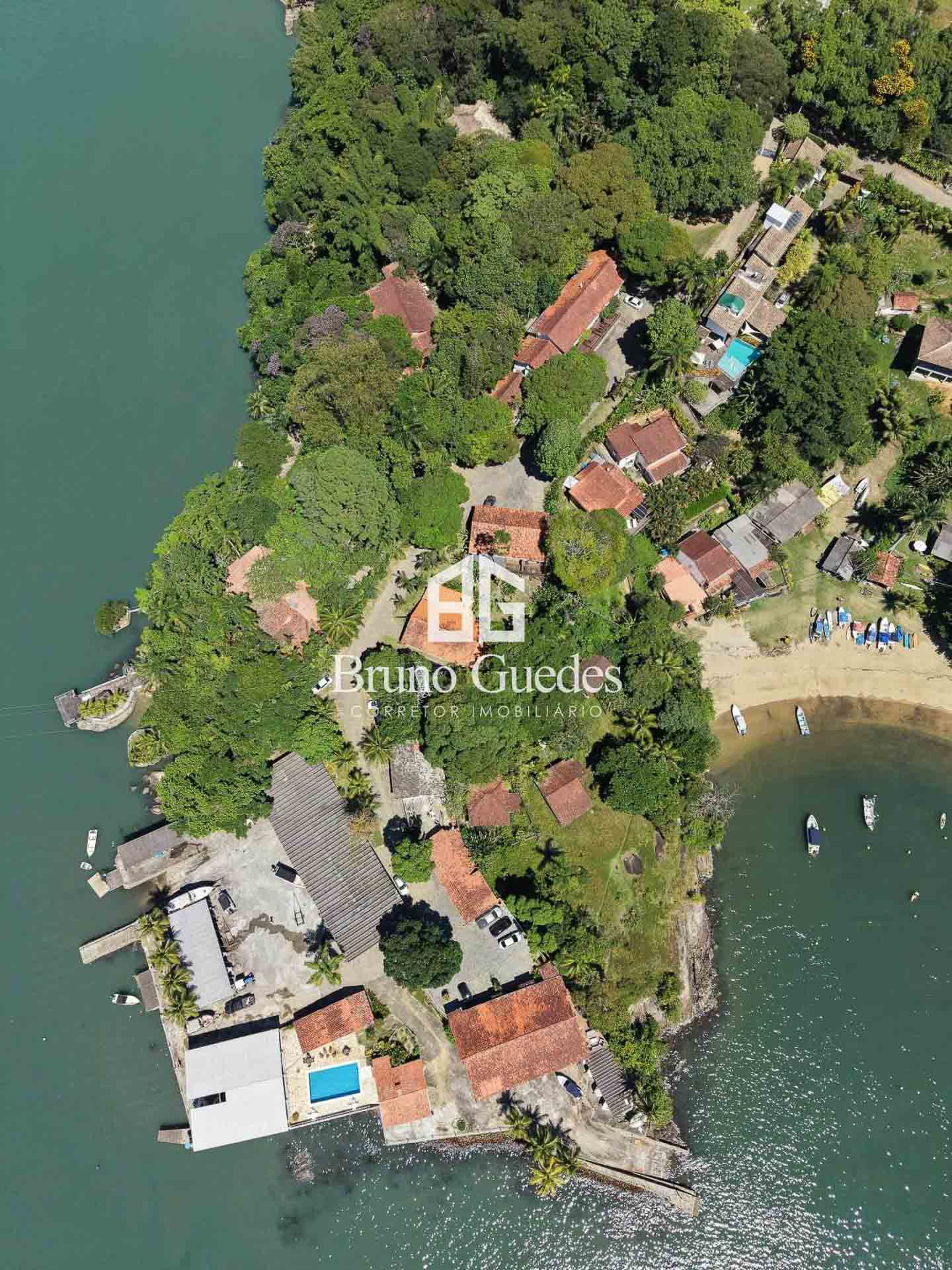vista aérea marina paraty