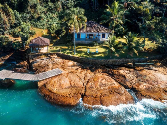 Sítio na Ilha do Araújo em Paraty com frente para o mar