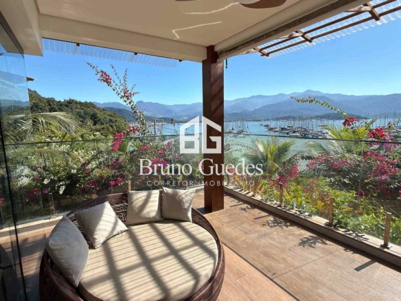 Apartamento no Marina Farol em Paraty com vista para o mar