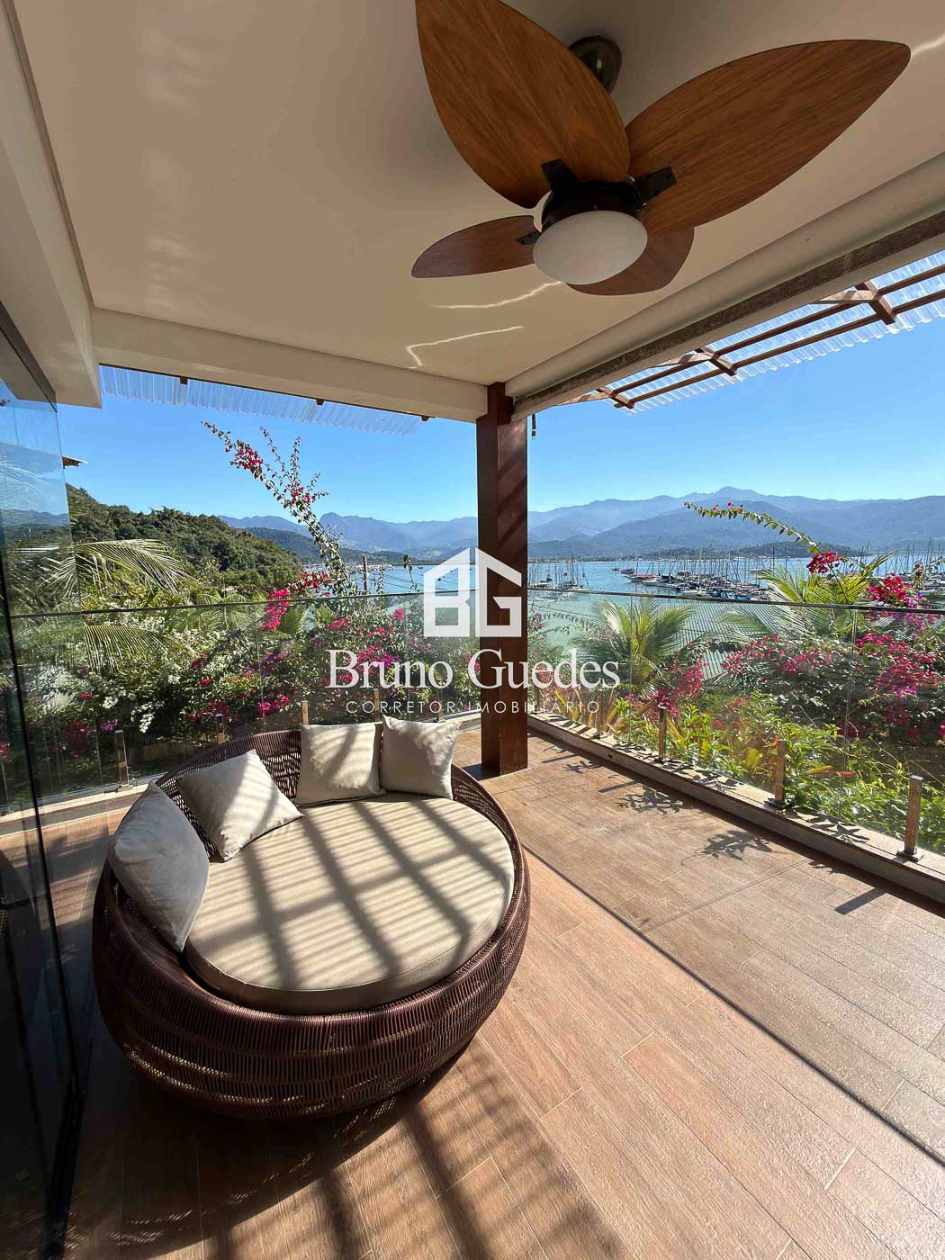 Apartamento no Marina Farol em Paraty com vista para o mar