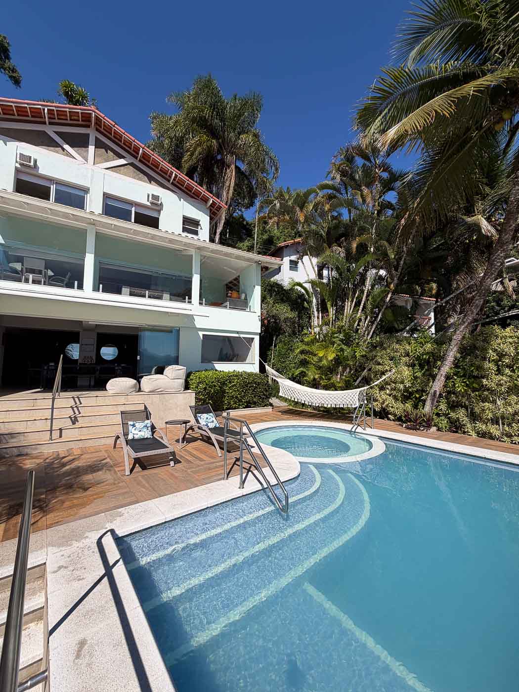 Casa pé na areia no Villas do Tanguá em Angra dos Reis